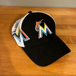 Womens New Era 39THIRTY Miami Marlins Fitted Hat Size Small/Medium